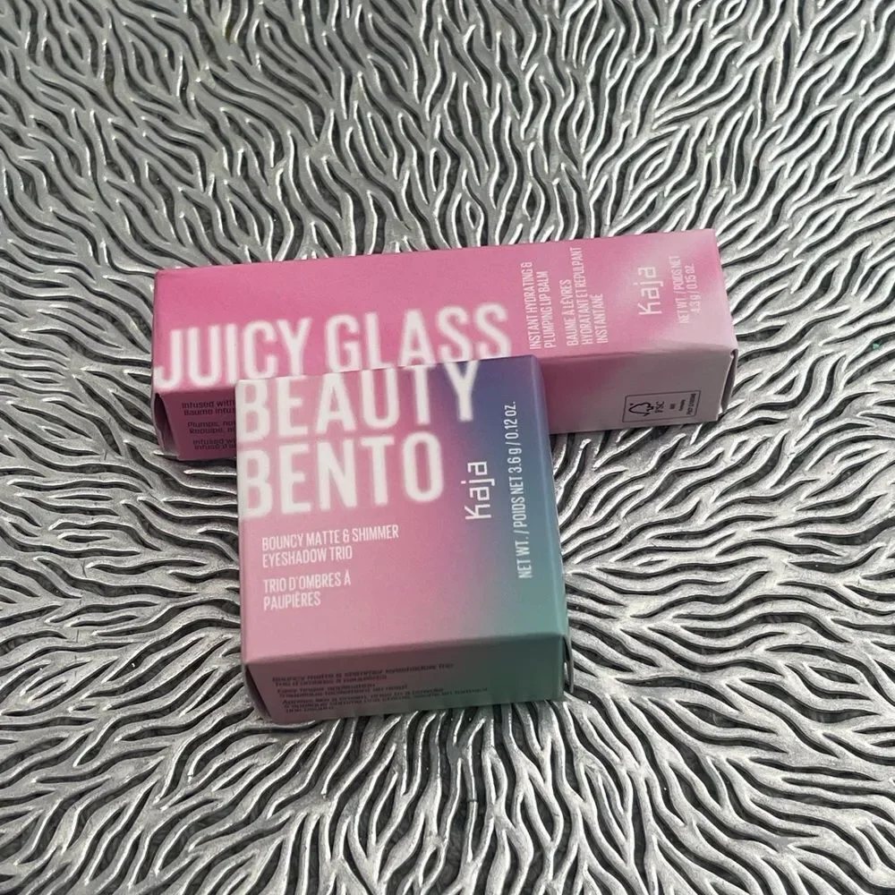 New Beauty  Stacked Eyeshadow Trio and Instant Hydrating & Plumping LipBalm set